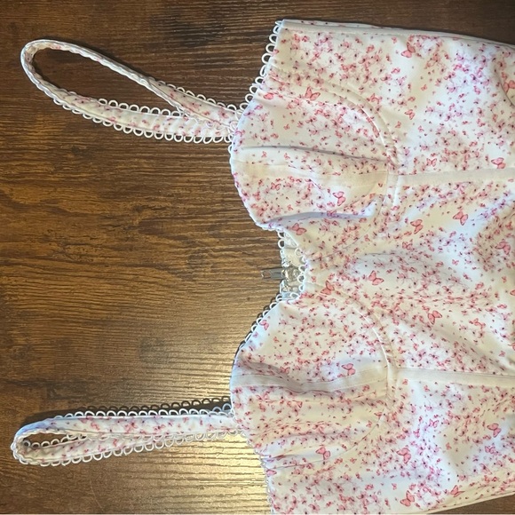 White Fox Boutique Pink Floral Crop Top - Picture 2 of 5